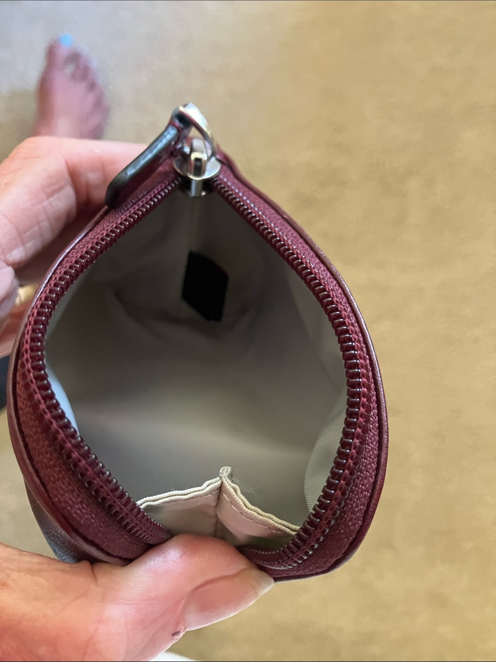 Small maroon, Tumi pouch, change purse, Case! - Picture 5 of 8